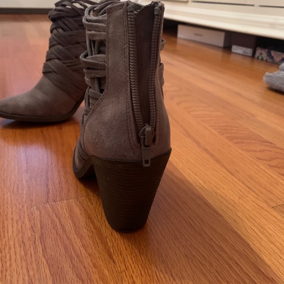 NWOT Fergalicious ankle booties - Picture 4 of 6
